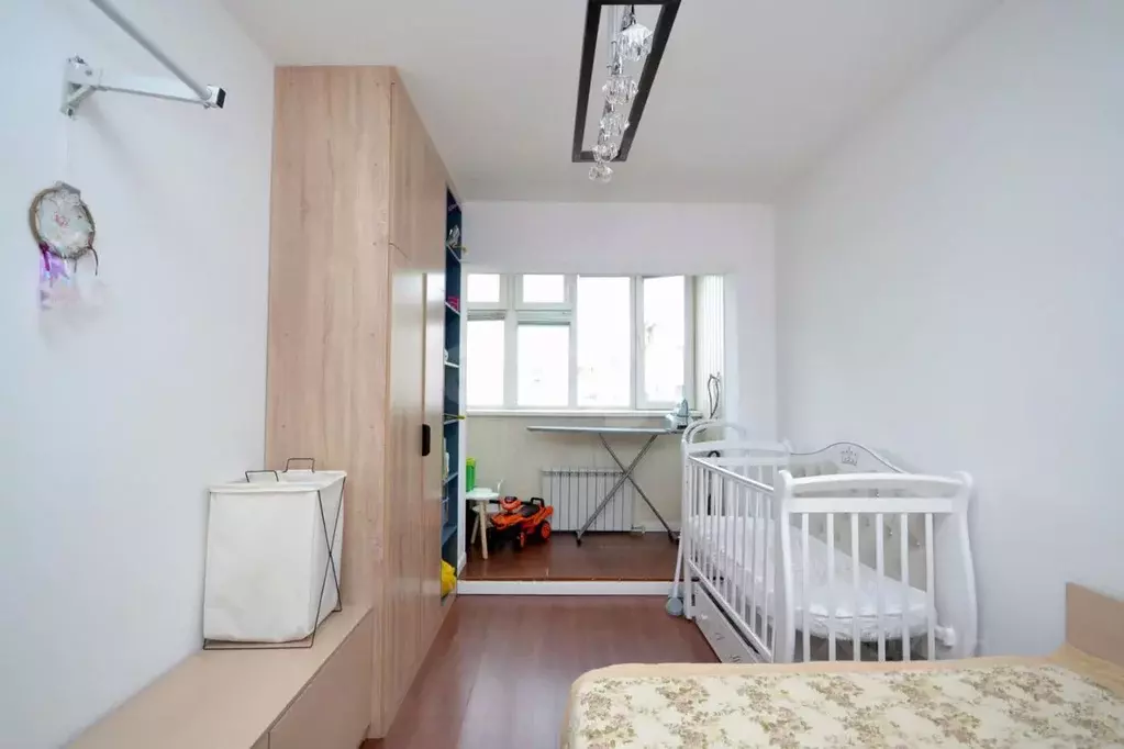 3-к кв. Саха (Якутия), Якутск ул. Пояркова, 18 (81.0 м) - Фото 1