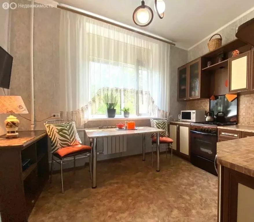 2-комнатная квартира: Новокуйбышевск, Ленинградская улица, 14 (57.1 м) - Фото 0