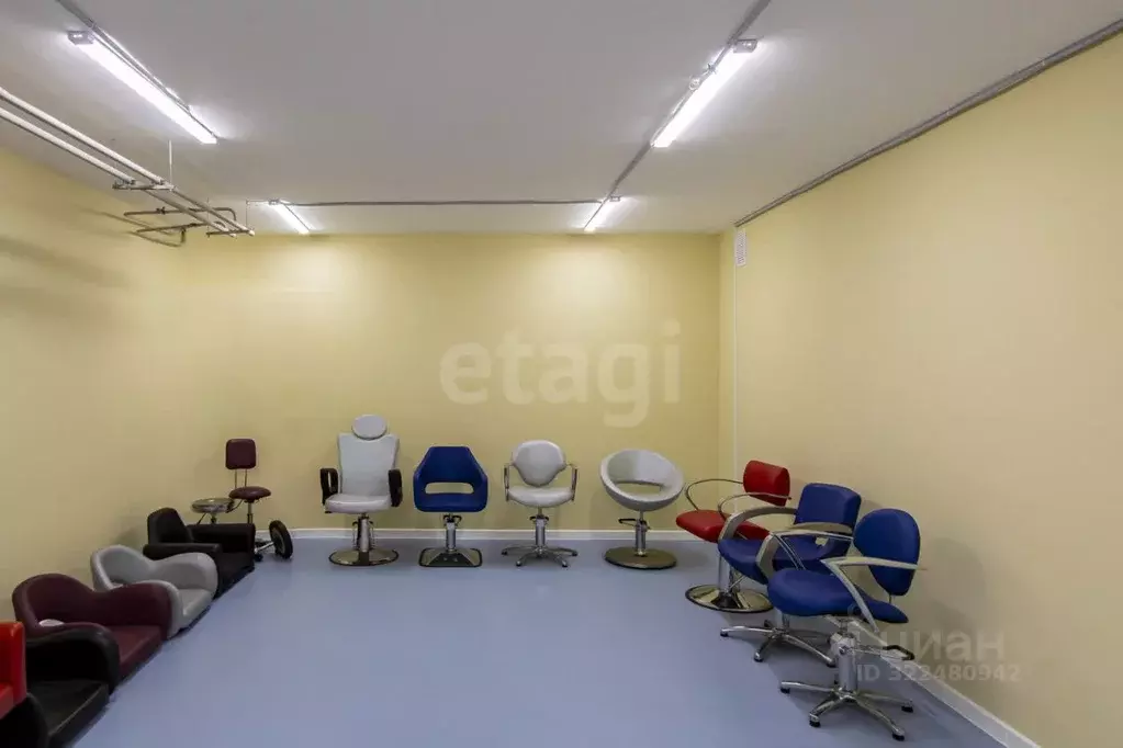 Помещение свободного назначения в Тюменская область, Тюмень ул. ... - Фото 1