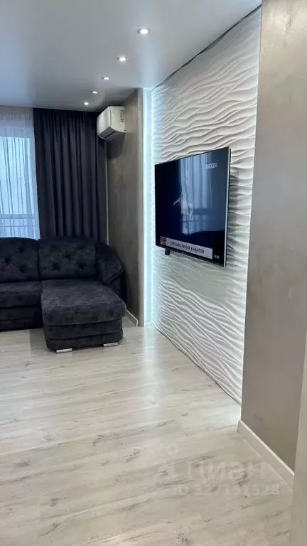 3-к кв. Свердловская область, Екатеринбург ул. Краснолесья, 141 (80.0 ... - Фото 1