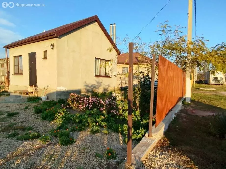 Дом в посёлок Стрелка, Молодёжная улица, 32 (27 м) - Фото 2