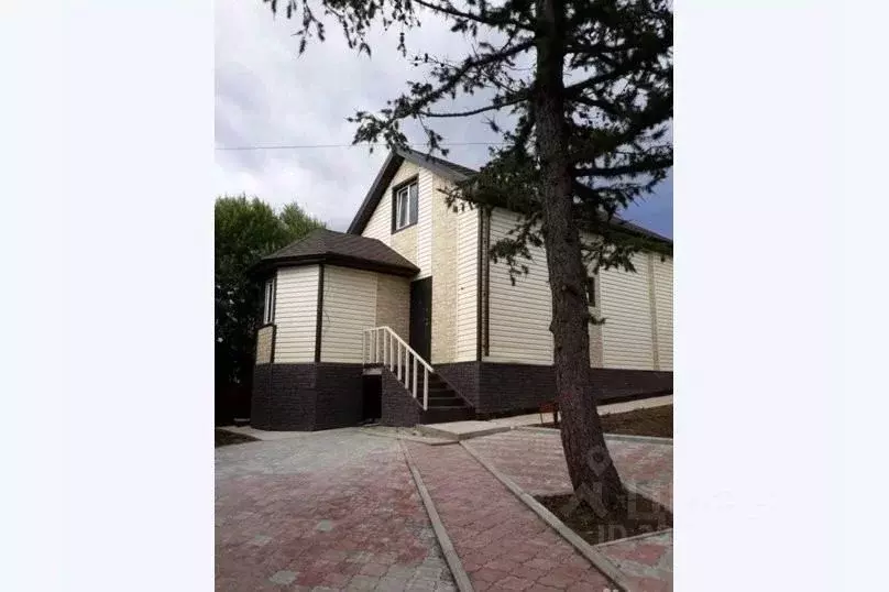 Дом в Камчатский край, Петропавловск-Камчатский ул. Беринга, 98 (100 ... - Фото 1