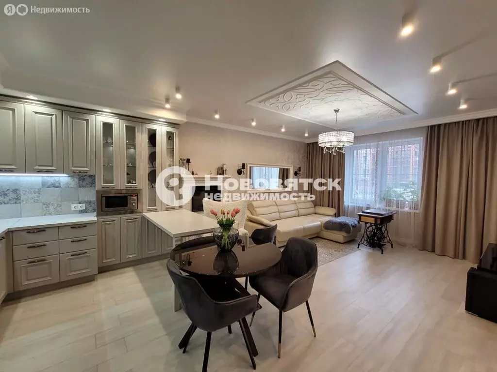 4-комнатная квартира: Киров, Старославянская улица, 2 (105 м) - Фото 1
