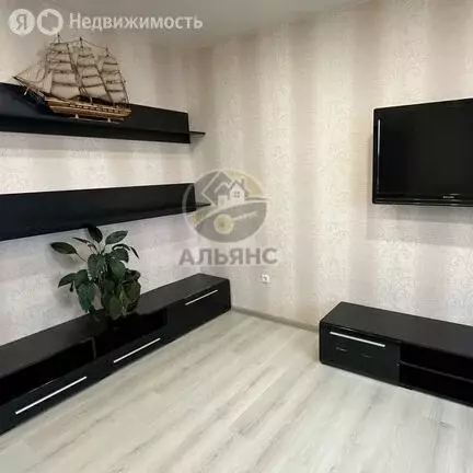 4-комнатная квартира: Новый Уренгой, район Южная Жилая Часть, ... - Фото 1