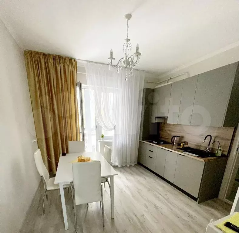 3-к. квартира, 90 м, 2/9 эт. - Фото 0