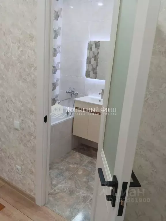 1-к кв. Курская область, Курск просп. Вячеслава Клыкова, 54 (37.5 м) - Фото 2