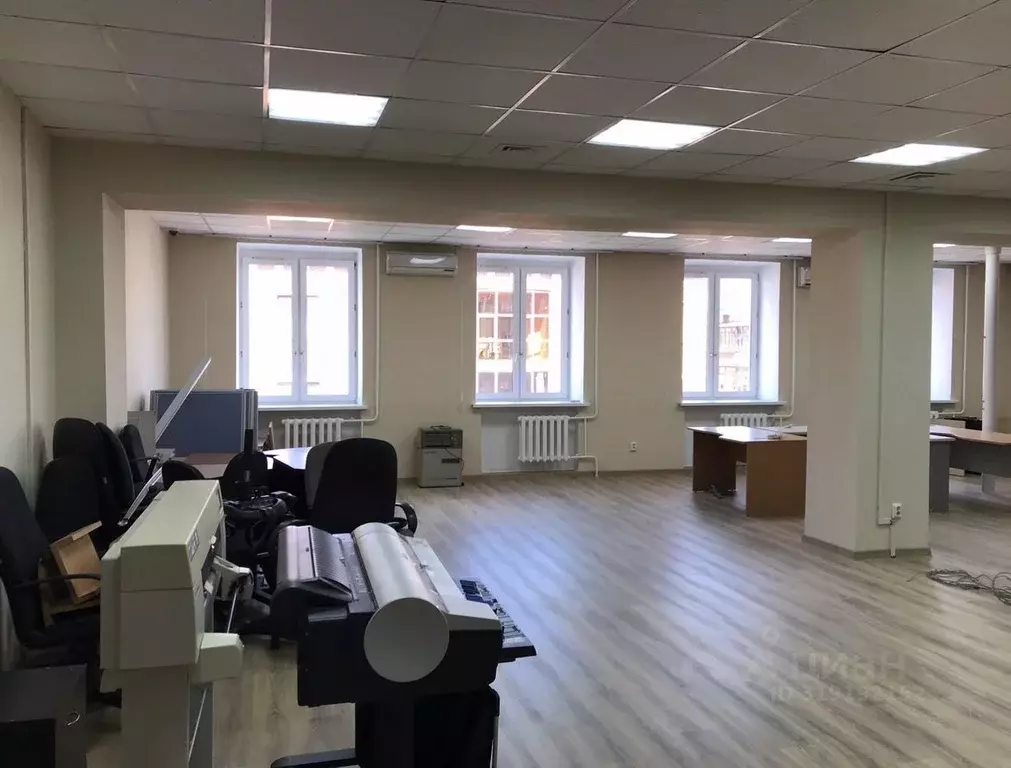 Помещение свободного назначения в Тюменская область, Тюмень ул. ... - Фото 1