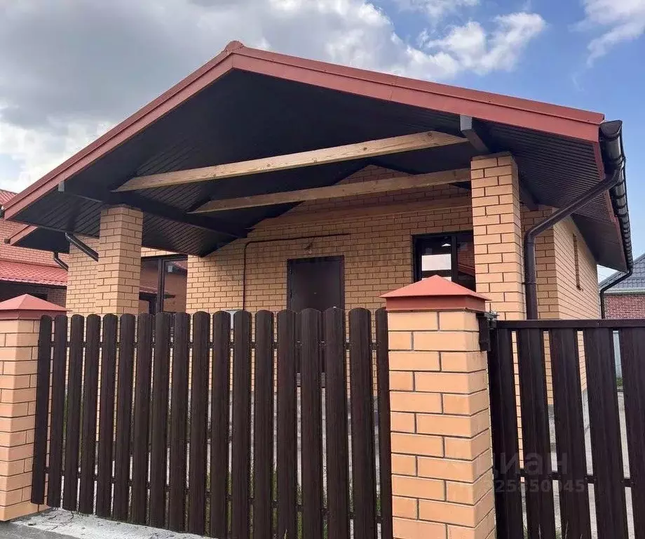 Дом в Краснодарский край, Краснодар ул. Имени В.М. Комарова (82 м) - Фото 1