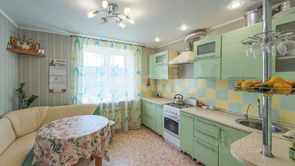 3-к кв. Вологодская область, пос. Майский 9 (68.4 м) - Фото 1