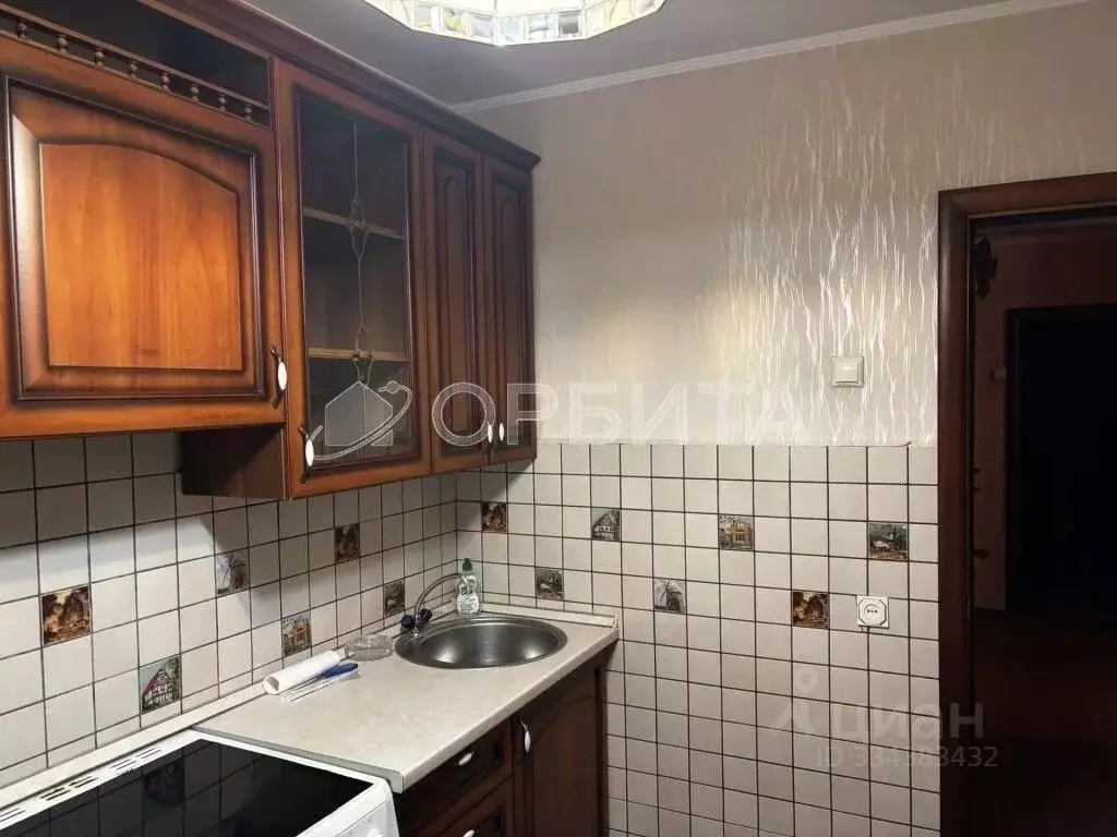 3-к кв. Тюменская область, Тюмень Амурская ул., 68 (57.9 м) - Фото 1