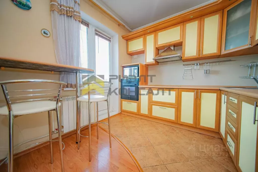 3-к кв. Омская область, Омск Омская ул., 77к3 (81.4 м) - Фото 1