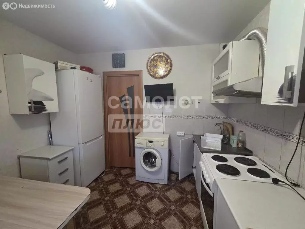 2-комнатная квартира: Тюмень, Народная улица, 8 (49.8 м) - Фото 2