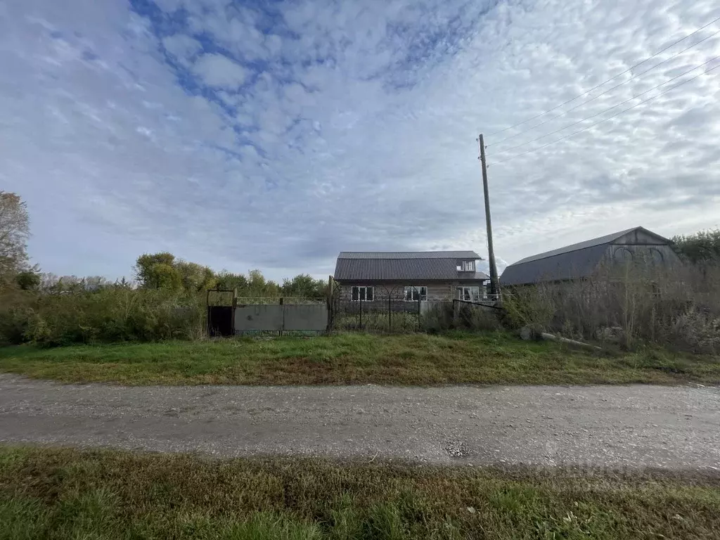 Дом в Алтайский край, Смоленский район, Верх-Обский сельсовет, с. ... - Фото 0