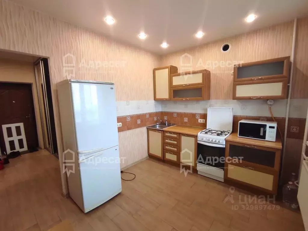 1-к кв. Волгоградская область, Волгоград ул. Базарова, 8 (45.0 м) - Фото 1