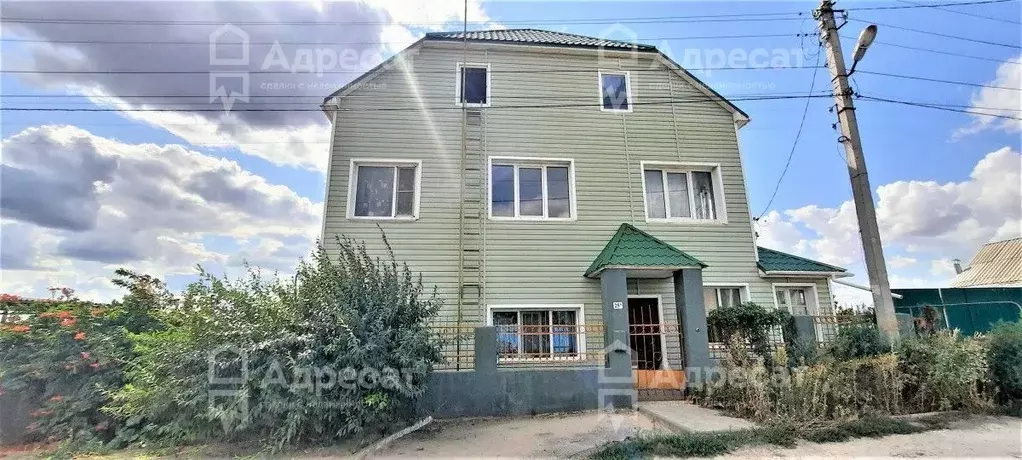 Дом в Волгоградская область, Волгоград Калиновская ул. (239 м) - Фото 0