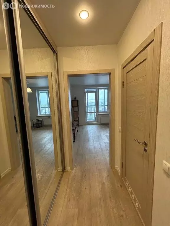 1-комнатная квартира: Тюмень, улица Николая Никитина, 8 (27 м) - Фото 0