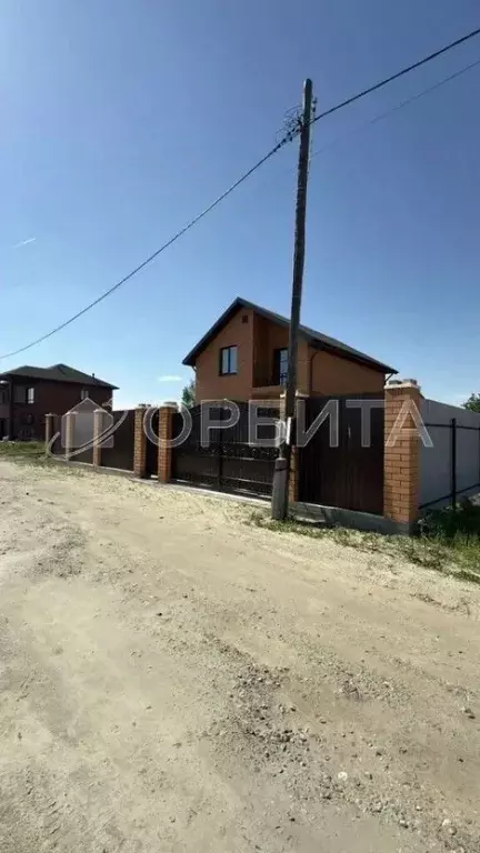 Дом в Тюменская область, Тюмень ул. Бастрыгина, 15 (100 м) - Фото 0