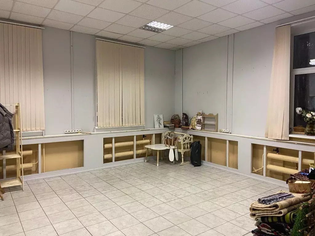 Помещение свободного назначения в Мурманская область, Мурманск ул. ... - Фото 1