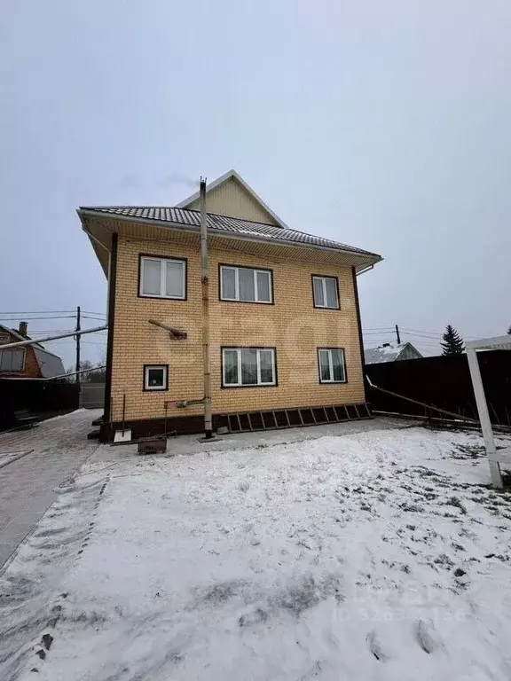 Дом в Красноярский край, Красноярск просп. Металлургов, 2Д (200 м) - Фото 1