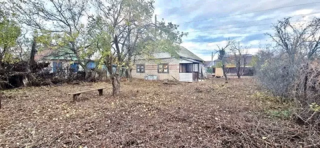 Участок в Саратовская область, Энгельсский район, Красноярское ... - Фото 0