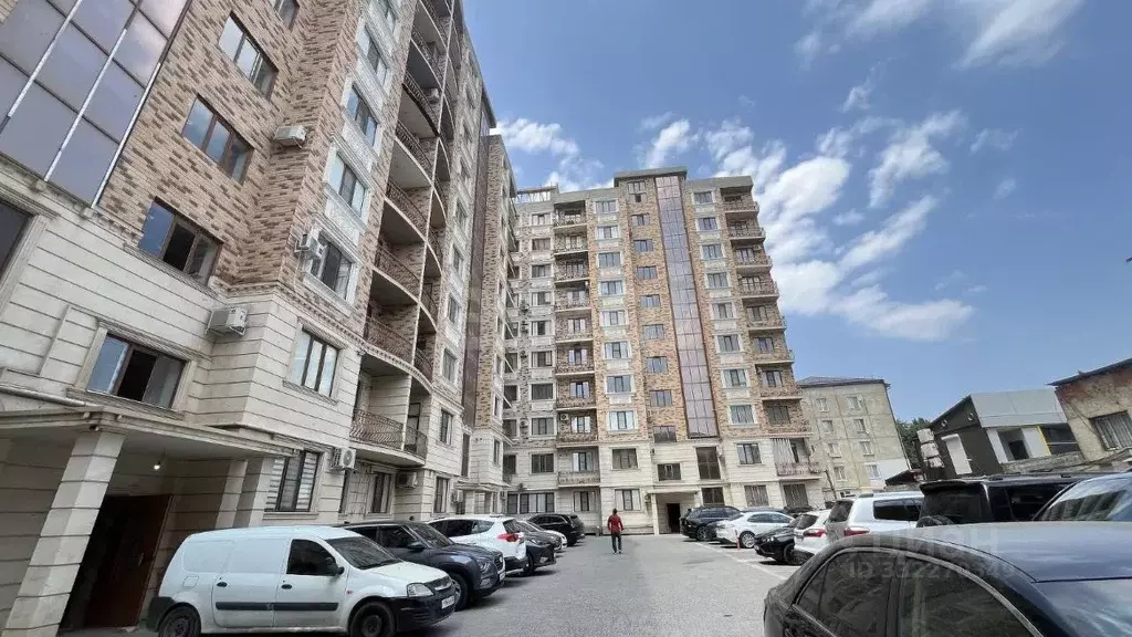 3-к кв. Дагестан, Махачкала ул. Абубакарова, 106к3 (120.0 м) - Фото 1