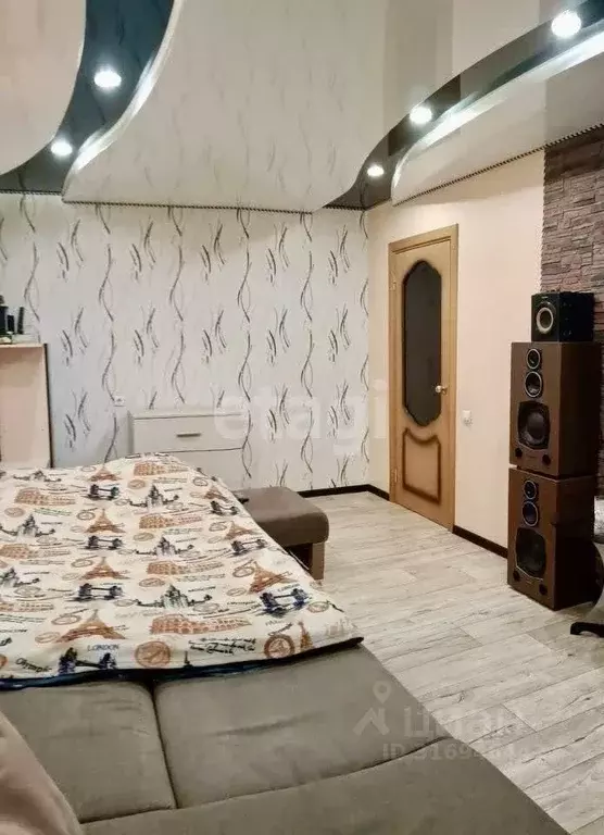 2-к кв. Белгородская область, Белгород ул. Есенина, 12 (50.3 м) - Фото 0