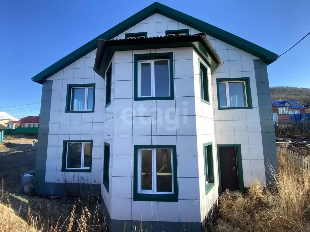 Дом в Камчатский край, Петропавловск-Камчатский ул. Макарова, 52 (220 ... - Фото 1