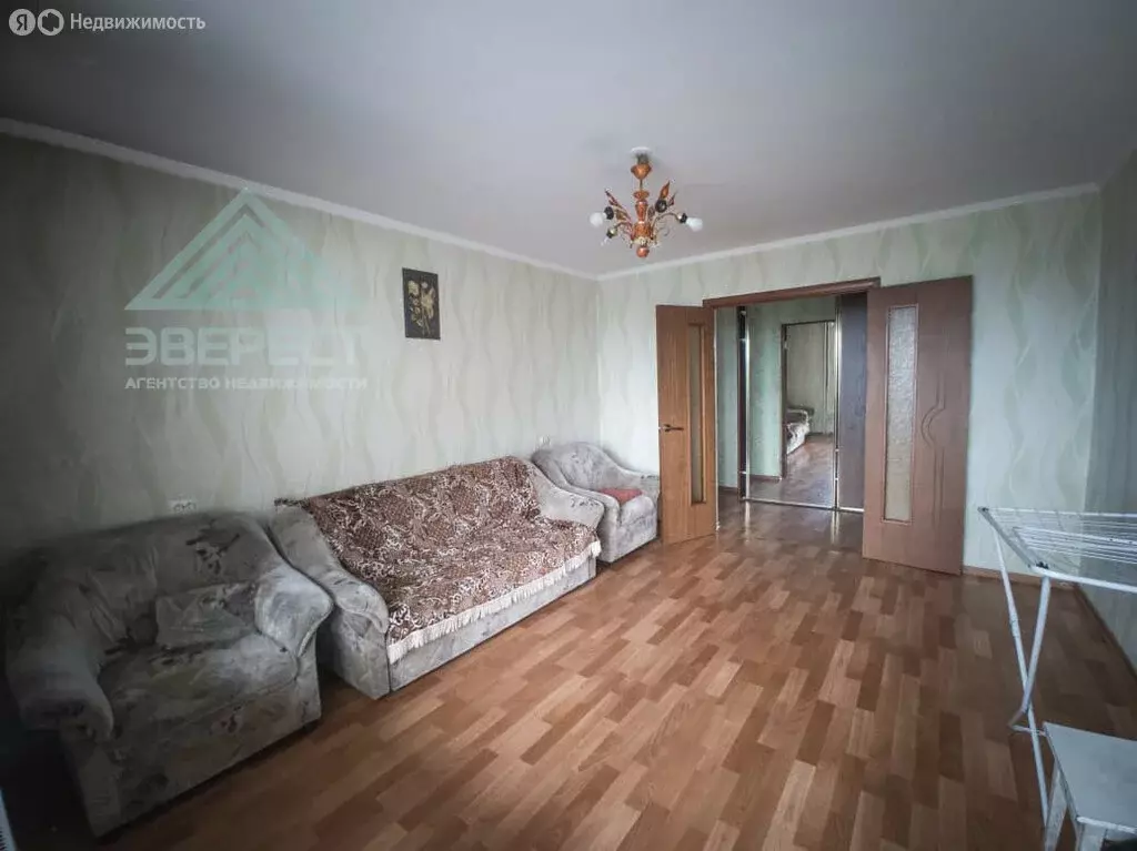 3-комнатная квартира: Абакан, улица Пушкина, 199Б (61.4 м) - Фото 0