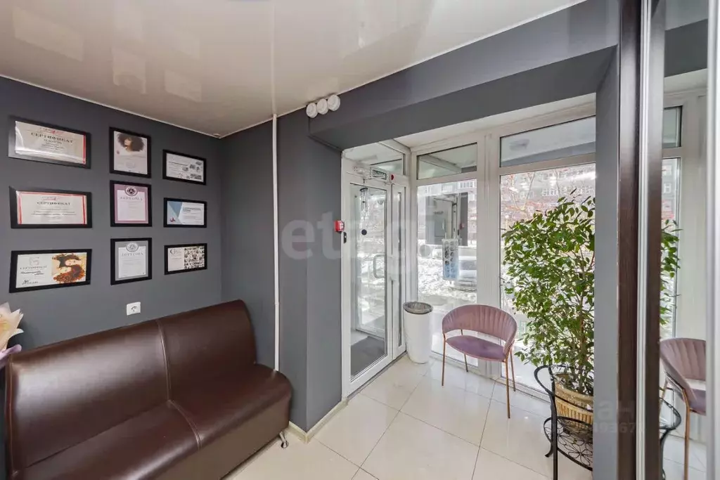 Помещение свободного назначения в Тюменская область, Тюмень ул. ... - Фото 2