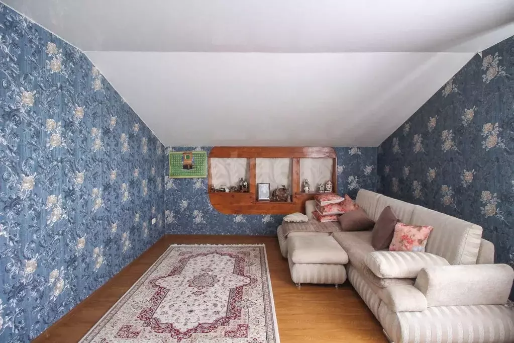 Дом в Алтайский край, Барнаул ВРЗ мкр, ул. 8 Марта, 36 (242 м) - Фото 1