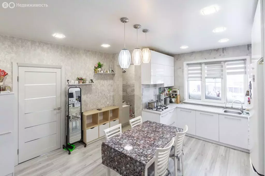 Дом в Барнаул, улица Есенина (160 м) - Фото 2