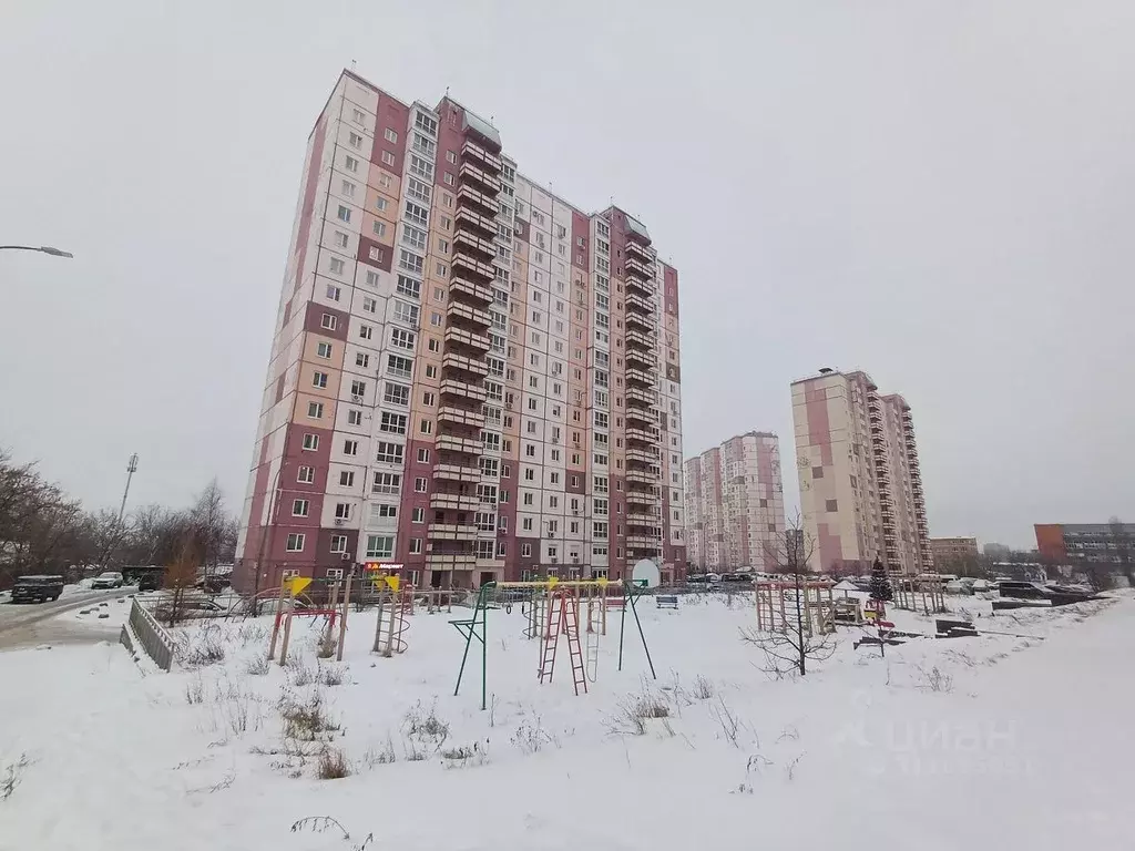 3-к кв. Нижегородская область, Нижний Новгород ул. Родионова, 43 (76.0 ... - Фото 0