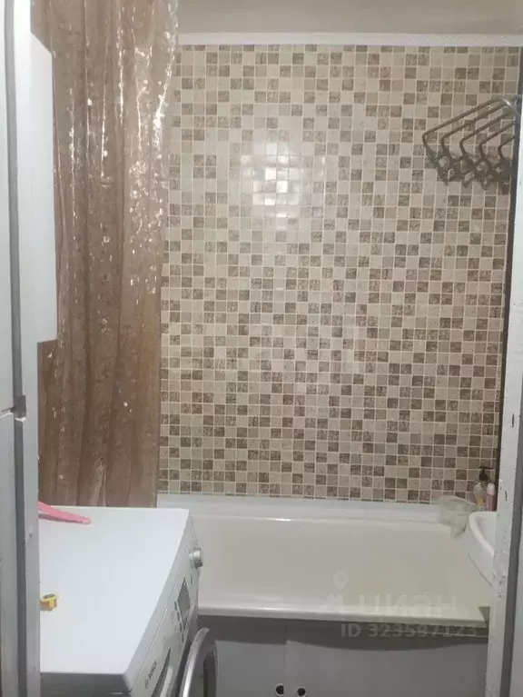 4-к кв. Белгородская область, Валуйки ул. Чапаева, 34/2 (85.3 м) - Фото 0