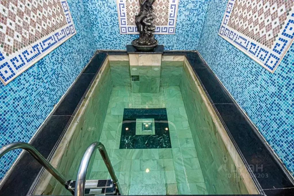 Дом в Новосибирская область, Новосибирск ул. Жуковского, 8 (350 м) - Фото 1