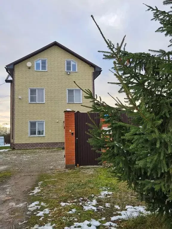 Дом в Новгородская область, Новгородский район, Савинское с/пос, д. ... - Фото 1