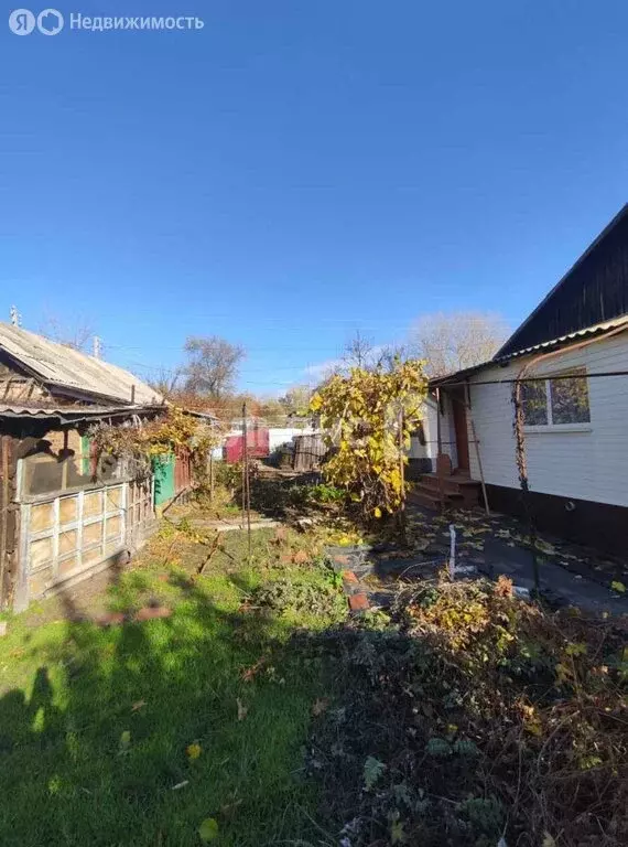 Дом в Белокалитвинский район, посёлок Горняцкий (30 м) - Фото 1