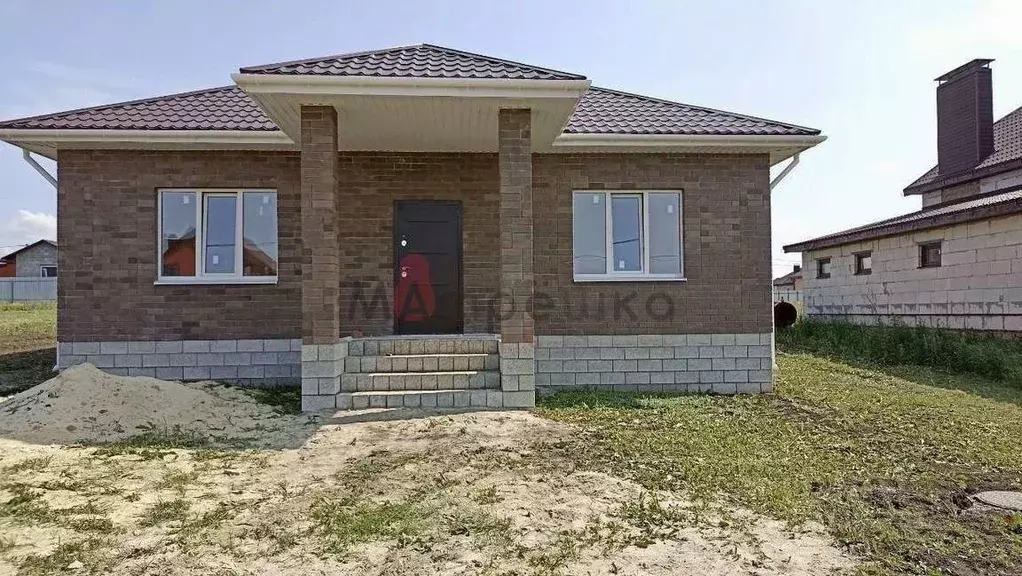 Дом в Белгородская область, Белгородский район, Пушкарское с/пос, с. ... - Фото 1