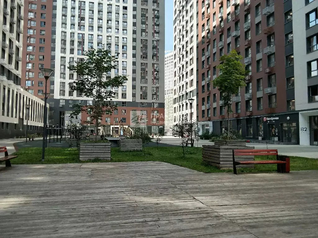 Продается 3-комнатная квартира - Фото 1