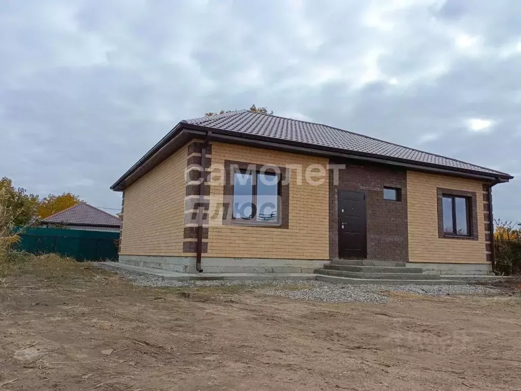 Дом в Астраханская область, Астрахань Клубничная ул., 31 (111 м) - Фото 1