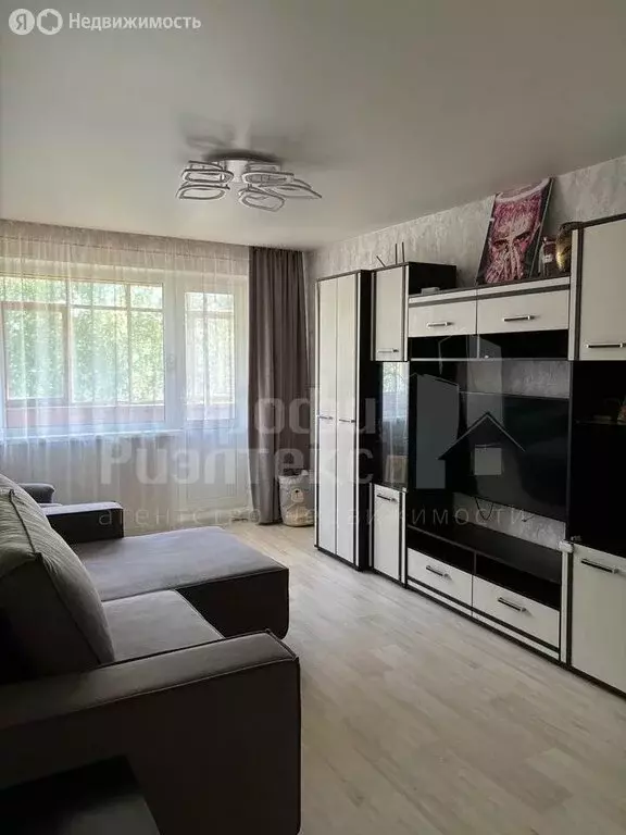 2-комнатная квартира: Нижний Новгород, улица Адмирала Васюнина, 4к1 ... - Фото 1