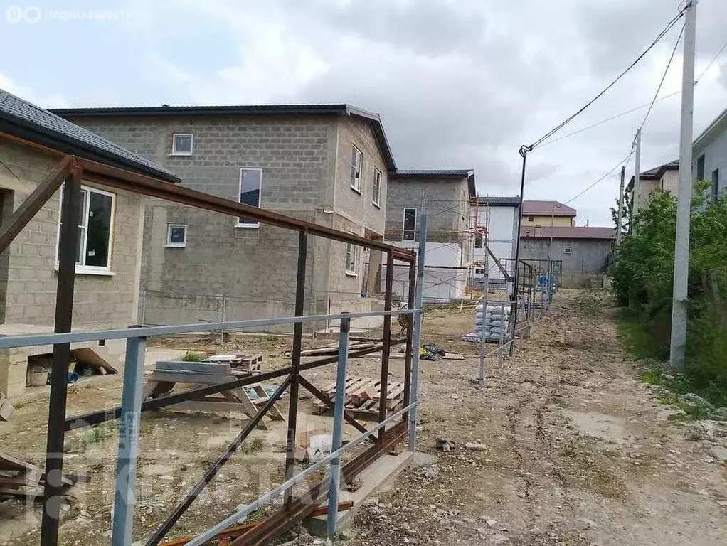 Дом в село Борисовка, Школьная улица (175 м) - Фото 1