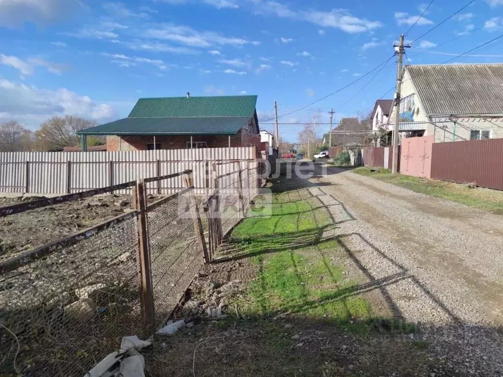 Участок в Краснодарский край, Абинск Комсомольская ул., 15 (9.0 сот.) - Фото 0