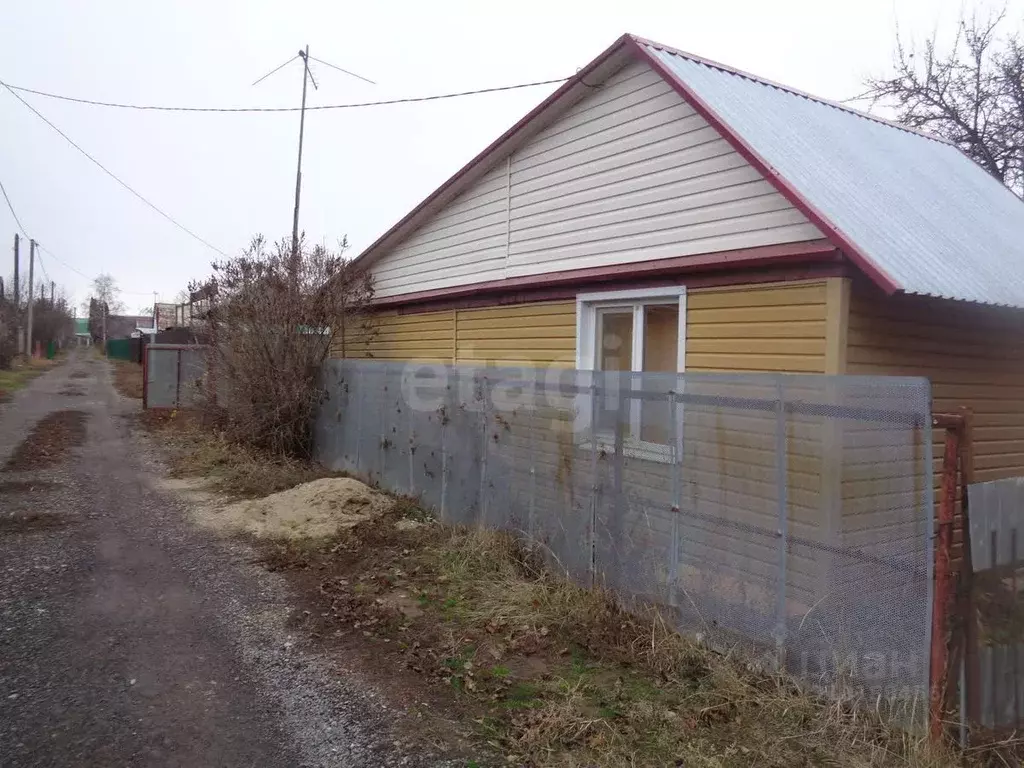 Дом в Саратовская область, Энгельсский район, Красноярское ... - Фото 0