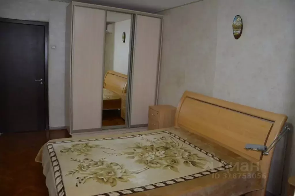 3-к кв. Краснодарский край, Сочи Центральный мкр, ул. Роз, 37 (66.0 м) - Фото 0