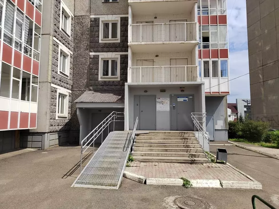 3-к кв. Красноярский край, Красноярск Светлогорская ул., 7 (76.2 м) - Фото 0