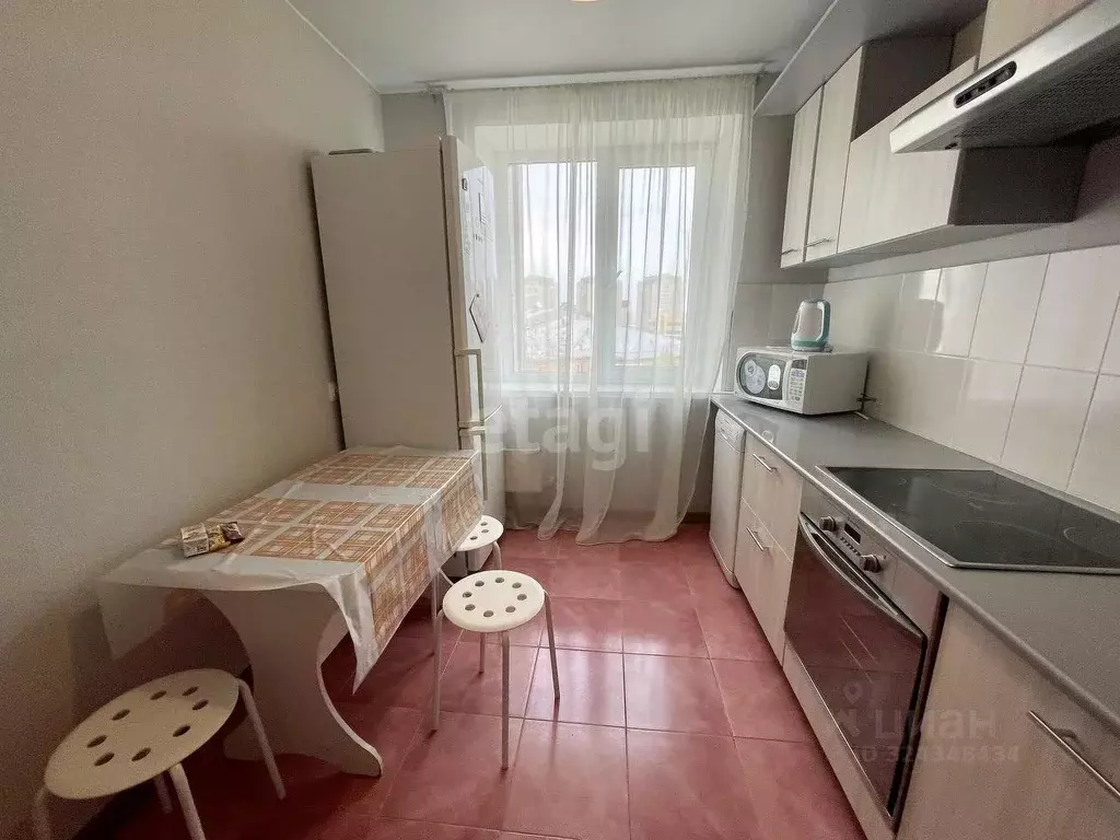 4-к кв. Тюменская область, Тюмень 6-й мкр, проезд 9 Мая, 2 (81.6 м) - Фото 1