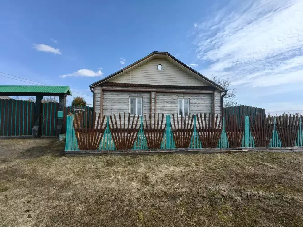 Дом в Курганская область, Белозерский муниципальный округ, д. Лебяжье ... - Фото 1