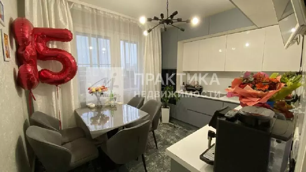 Продается 3-комнатная квартира - Фото 2