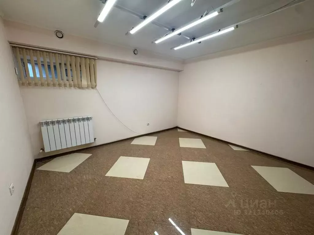 Офис в Краснодарский край, Краснодар ул. Имени Калинина (15 м) - Фото 1