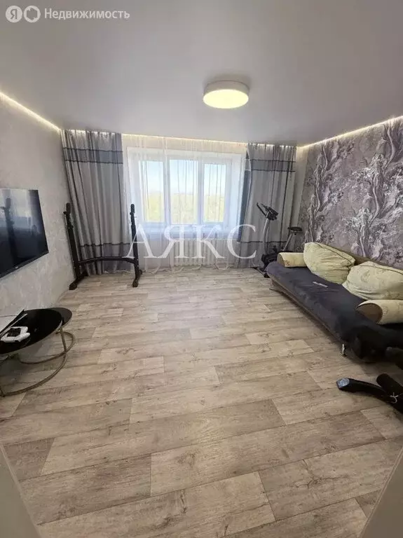4-комнатная квартира: Ишимбай, улица Космонавтов, 4 (73.6 м) - Фото 1